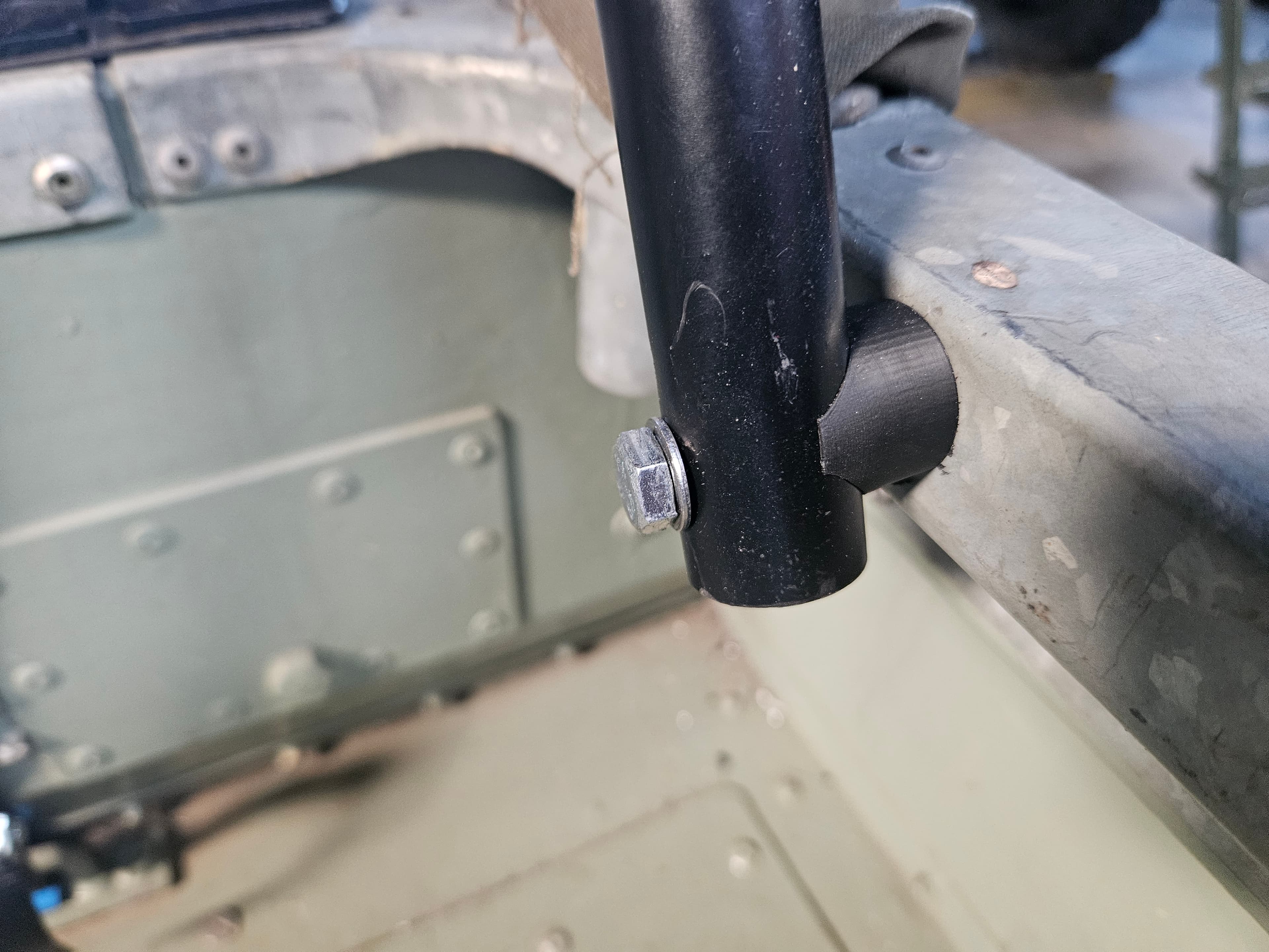 Softtop Seatbelt bar mounting
