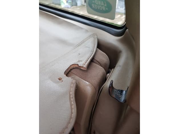 Parcel-Shelf Eyelet Repair